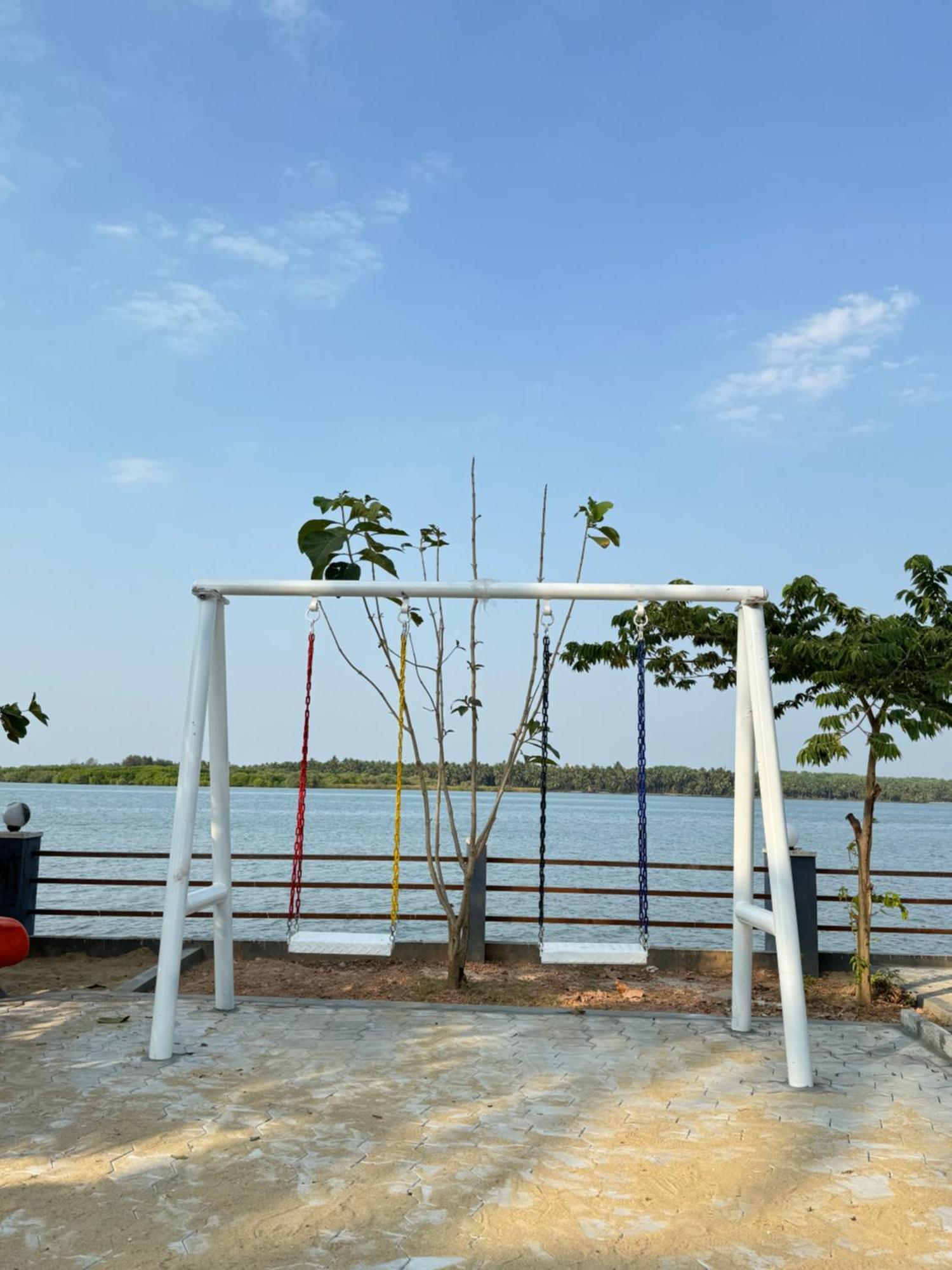 The Backwater Homestay Udupi Bagian luar foto